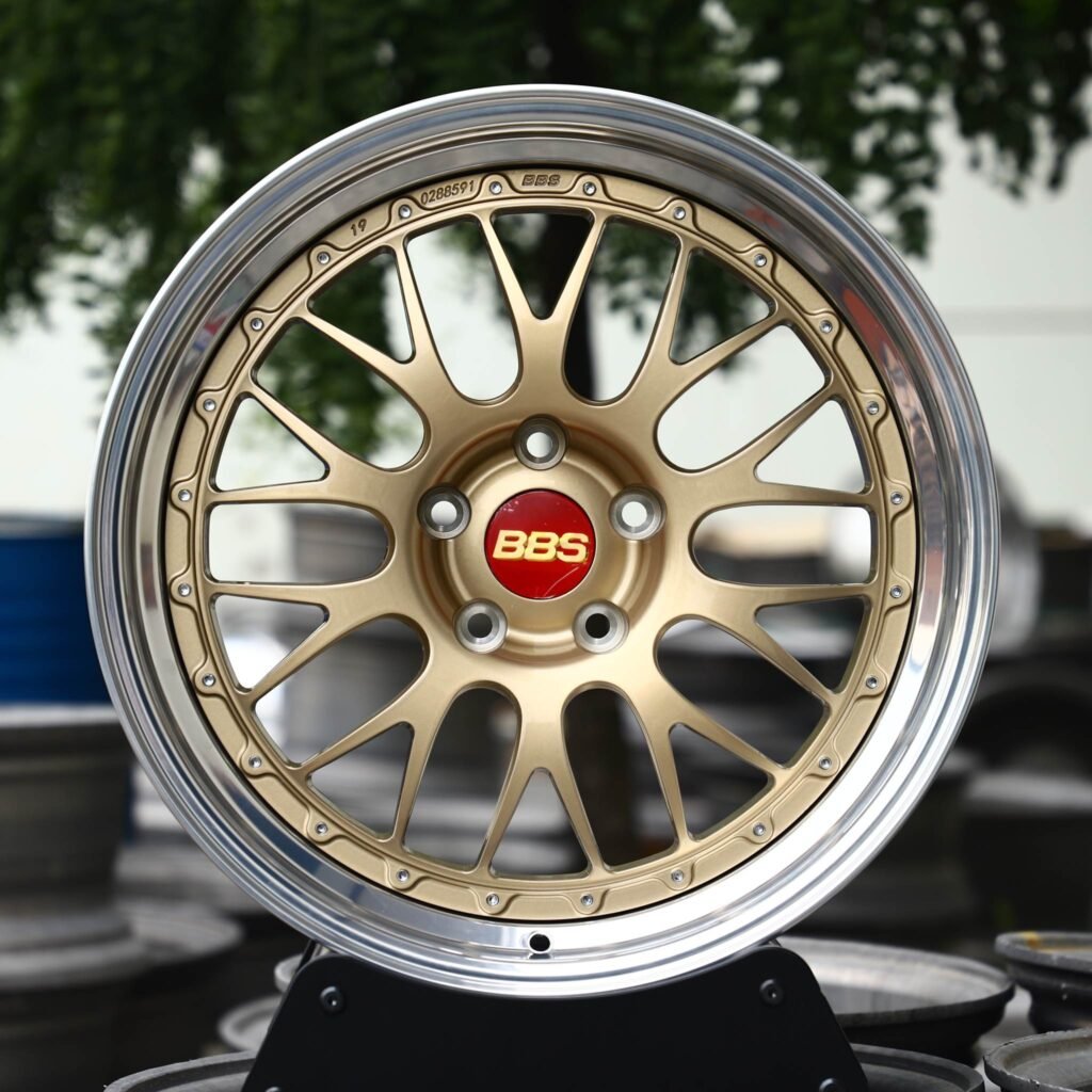 BMW M3 E46 wheels – Gold 2-Piece Deep Lip (BBS LM-Style), front view