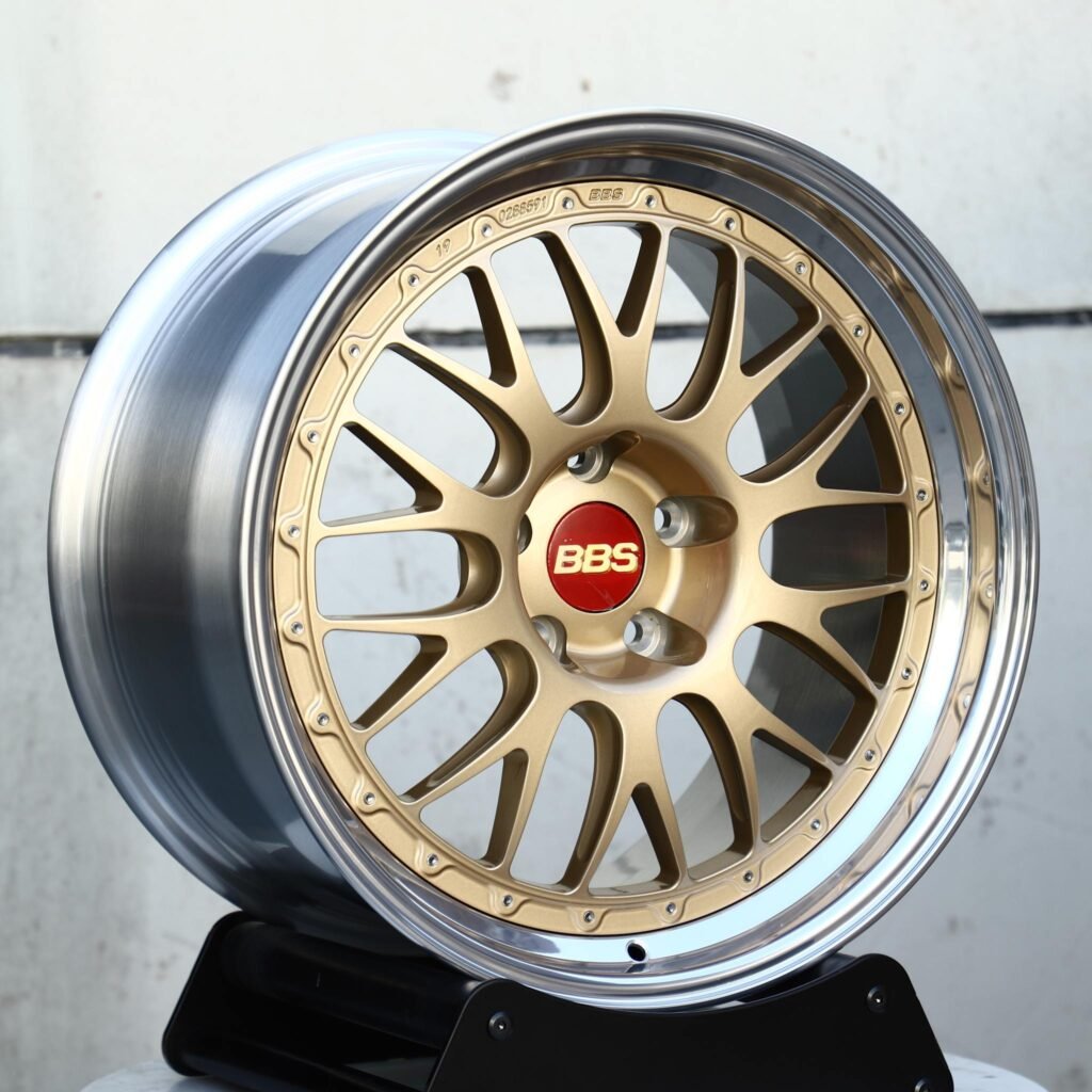 Porsche 911 wheels – Gold 2-Piece Deep Lip (BBS LM-Style), angled view