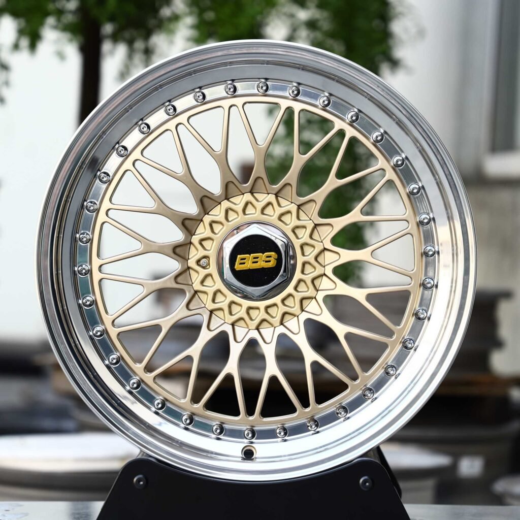 BMW M3 E46 wheels – Gold / Silver Deep Lip (BBS RS-Style), front view