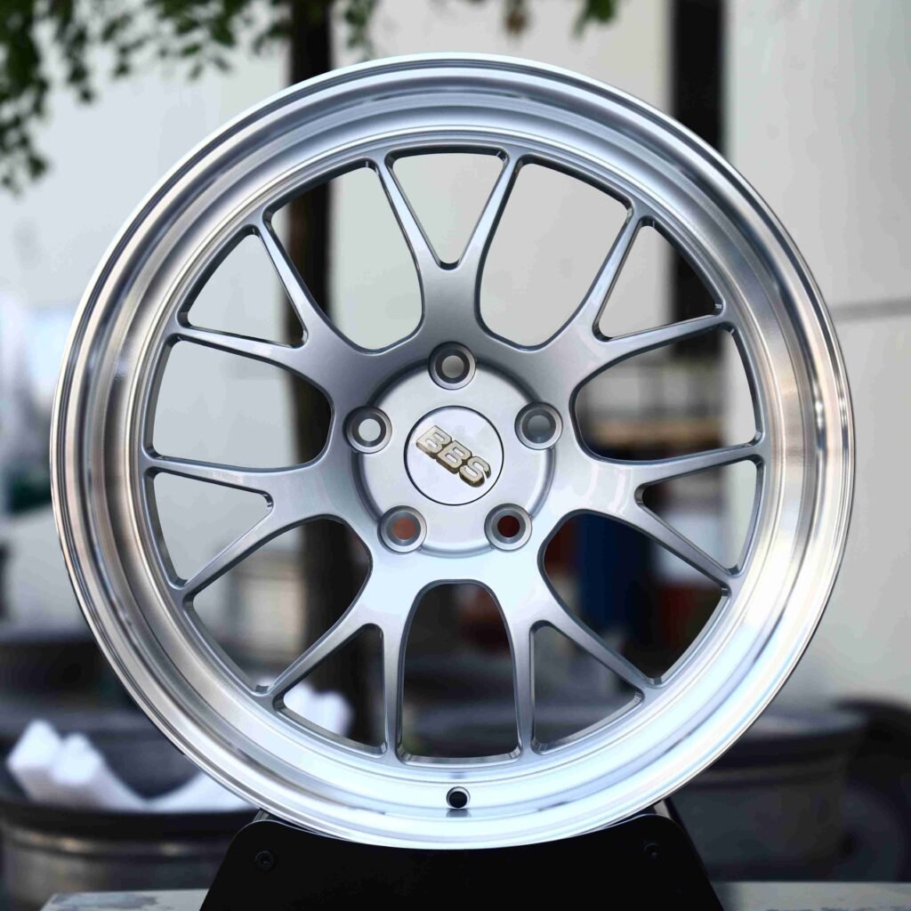 BMW M3 E46 wheels – Matte Silver Deep Lip (BBS LM-Style), front view