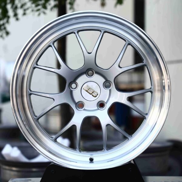 BMW M3 E46 wheels – Matte Silver Deep Lip (BBS LM-Style), front view