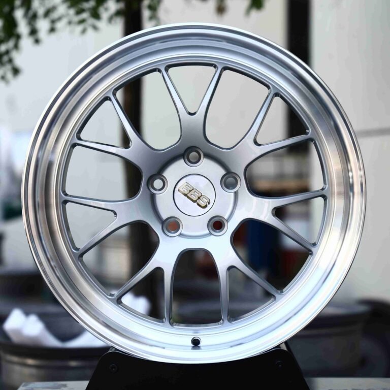 BMW M3 E46 wheels – Matte Silver Deep Lip (BBS LM-Style), front view