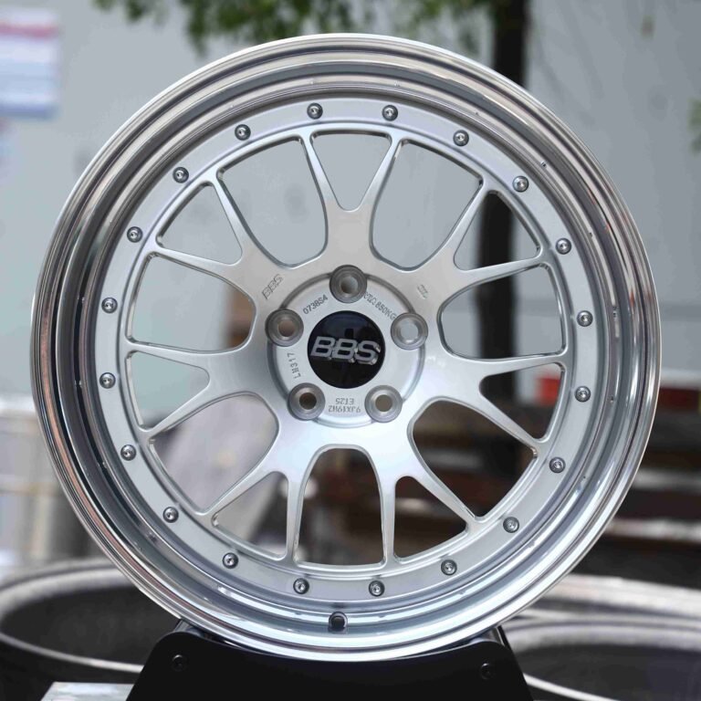BMW M3 E46 wheels – Matte Silver (BBS LM-Style), front view