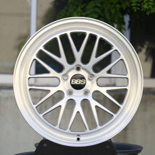 BMW M3 E46 wheels – Brushed Silver Mesh (BBS-Style), front view