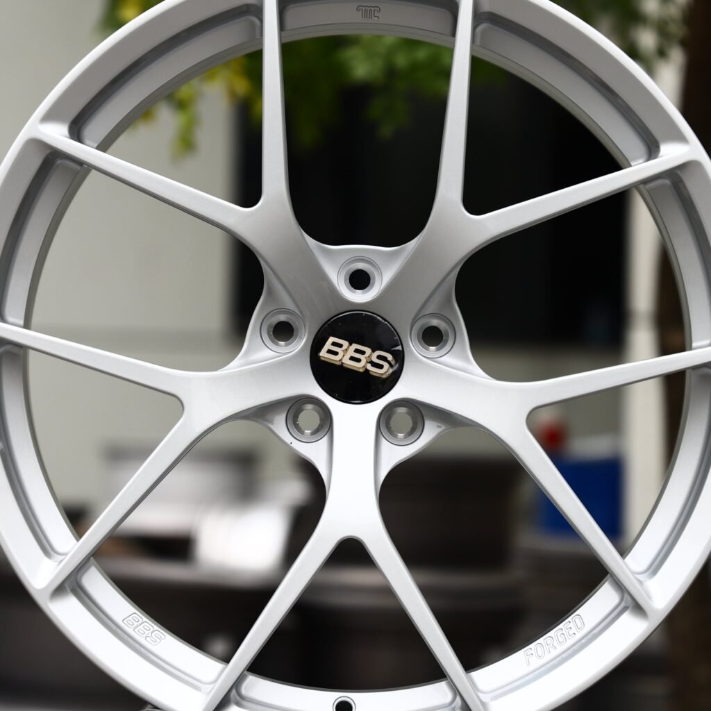 Audi A6 C8 wheels – Matte Silver 5 Y-Spoke (BBS CI-R-Style), lip and barrel detail