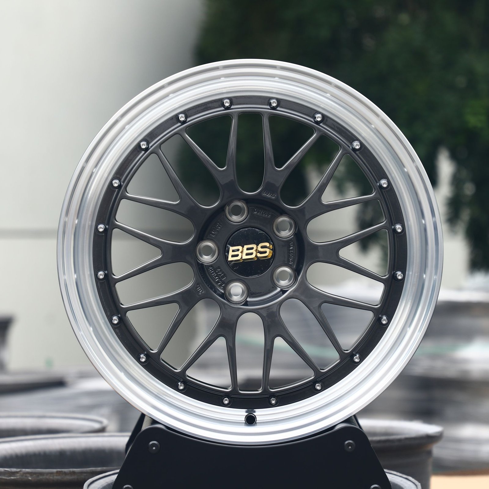 BMW M3 E46 wheels – Metallic Gray 10 Y-Spoke Deep Lip (BBS LM-Style), front view