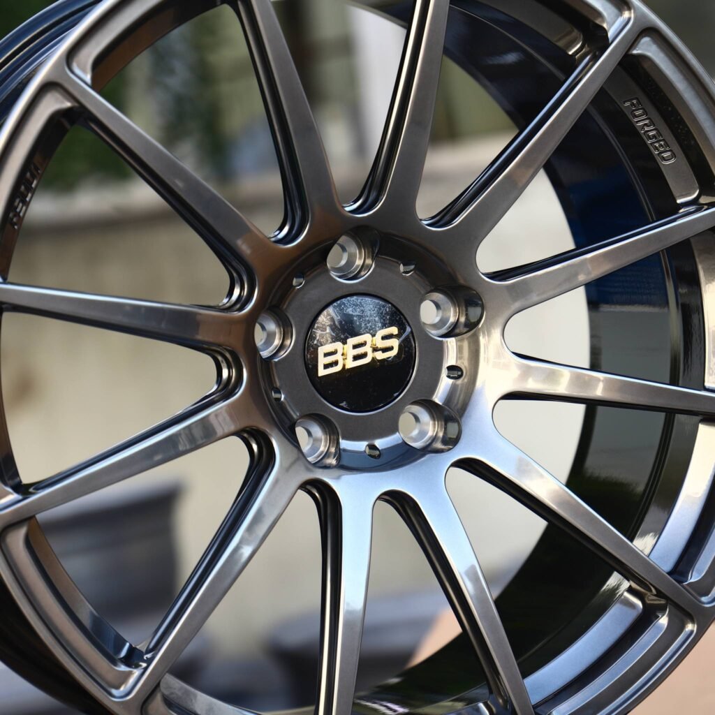 BMW M3 F80 wheels – Metallic Gray 12-Spoke (BBS RE-V7-Style), lip and barrel detail