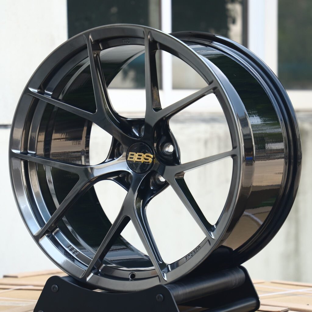 Honda Civic Type R wheels – Metallic Gray 5 Y-Spoke (BBS RI-D-Style), angled view
