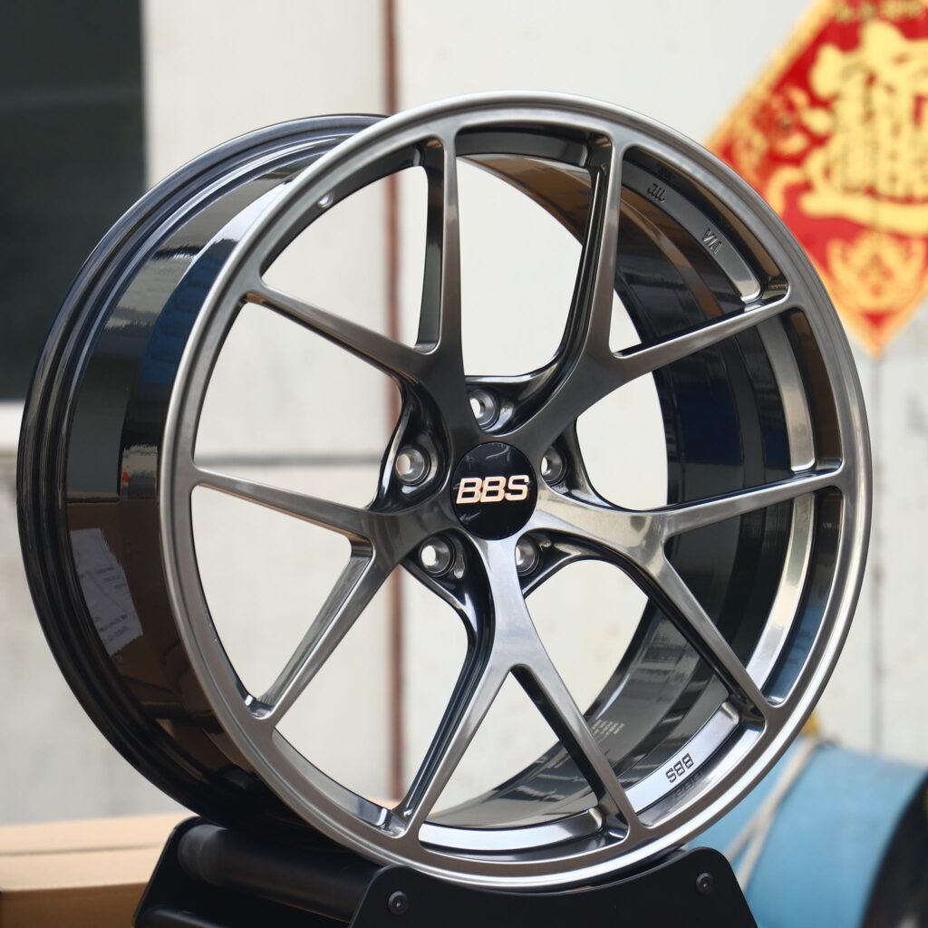 Porsche 911 wheels – BBS Metallic Gray 5 Y-Spoke, angled view
