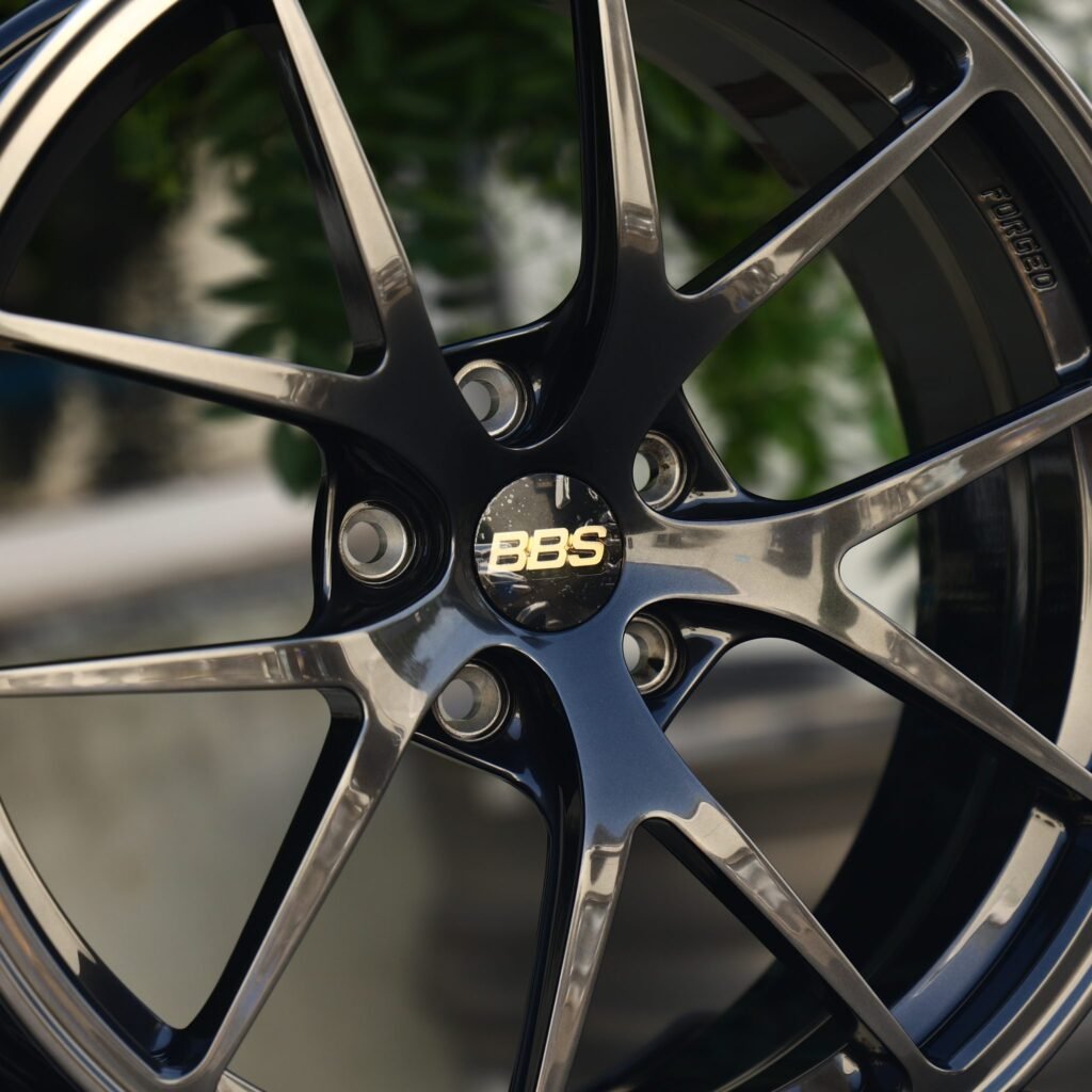 Audi A4 B9 wheels – Metallic Gray 5 Y-Spoke (BBS RI-D-Style), lip and barrel detail