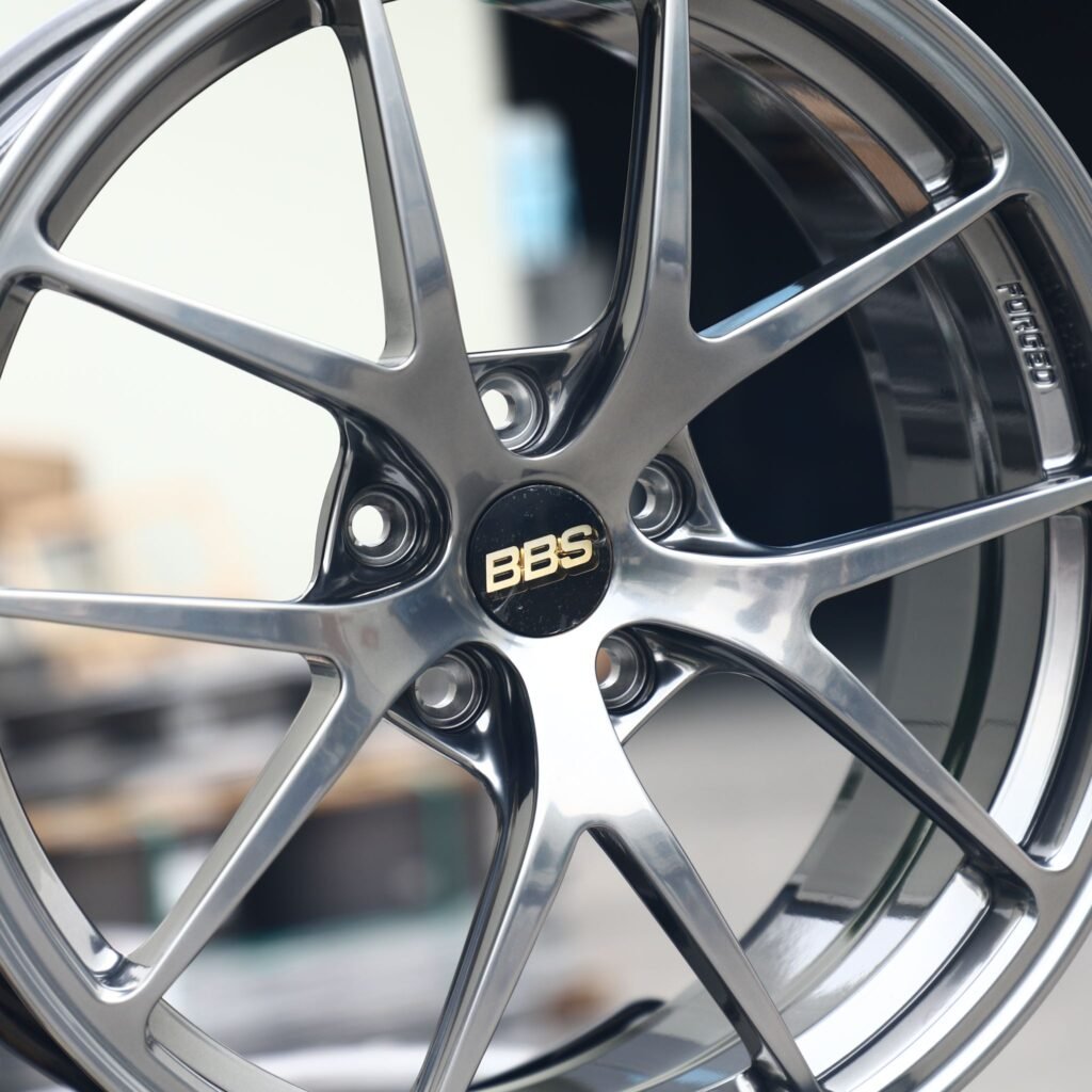 Lamborghini Huracan wheels – BBS Metallic Gray 5 Y-Spoke, lip and barrel detail