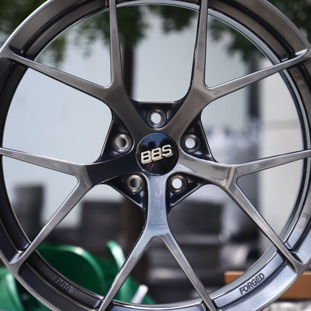 BMW M4 F82 wheels – Metallic Gray 5 Y-Spoke (BBS FI-R-Style), lip and barrel detail