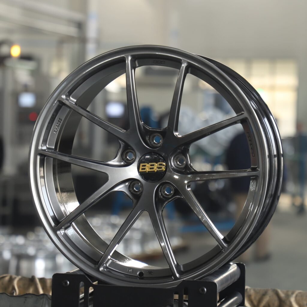 BMW M3 F80 wheels – Metallic Gray / Black 5-Spoke (BBS FI-R-Style), angled view