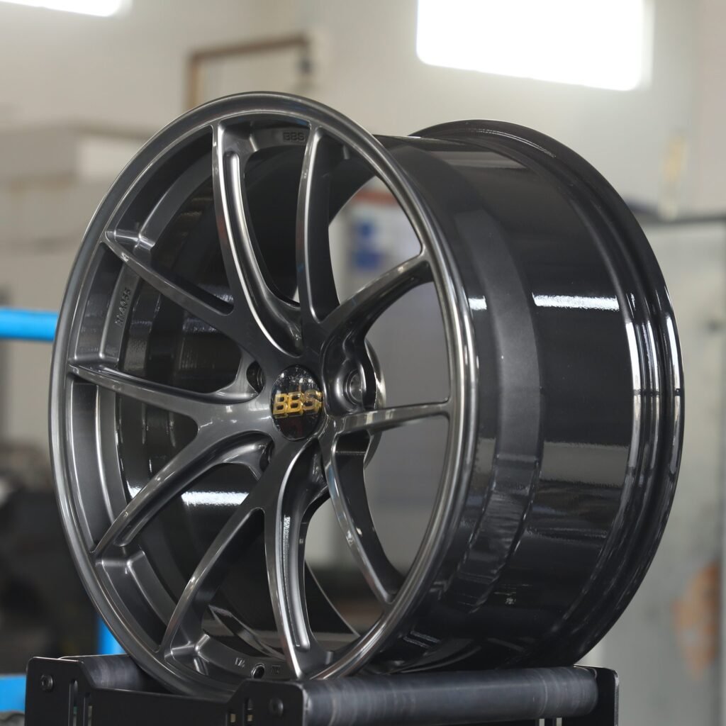 BMW M4 F82 wheels – Metallic Gray / Black 5-Spoke (BBS FI-R-Style), lip and barrel detail