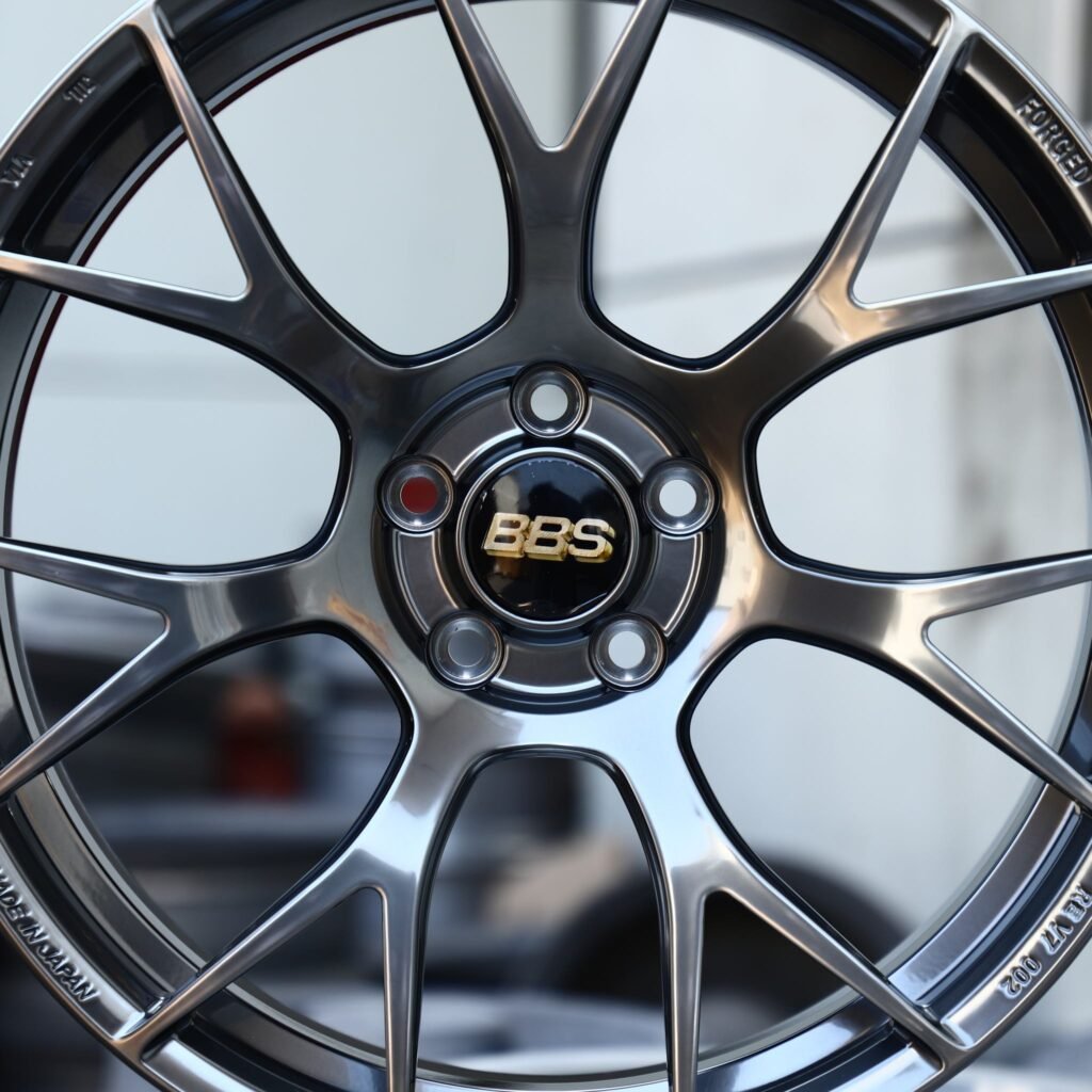 BMW M3 wheels – Metallic Gray 7 Y-Spoke (BBS RE-V7-Style), angled view