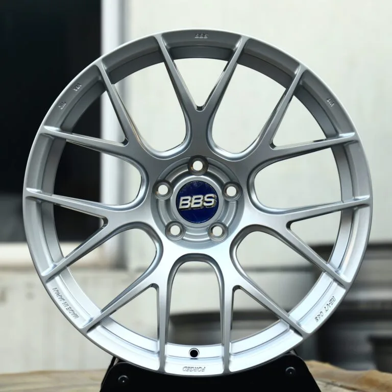 BBS RE-V7-Style Silver / Gloss Black 7 Y-Spoke Forged Wheels – Toyota GR86 / Honda Civic Type R, front view