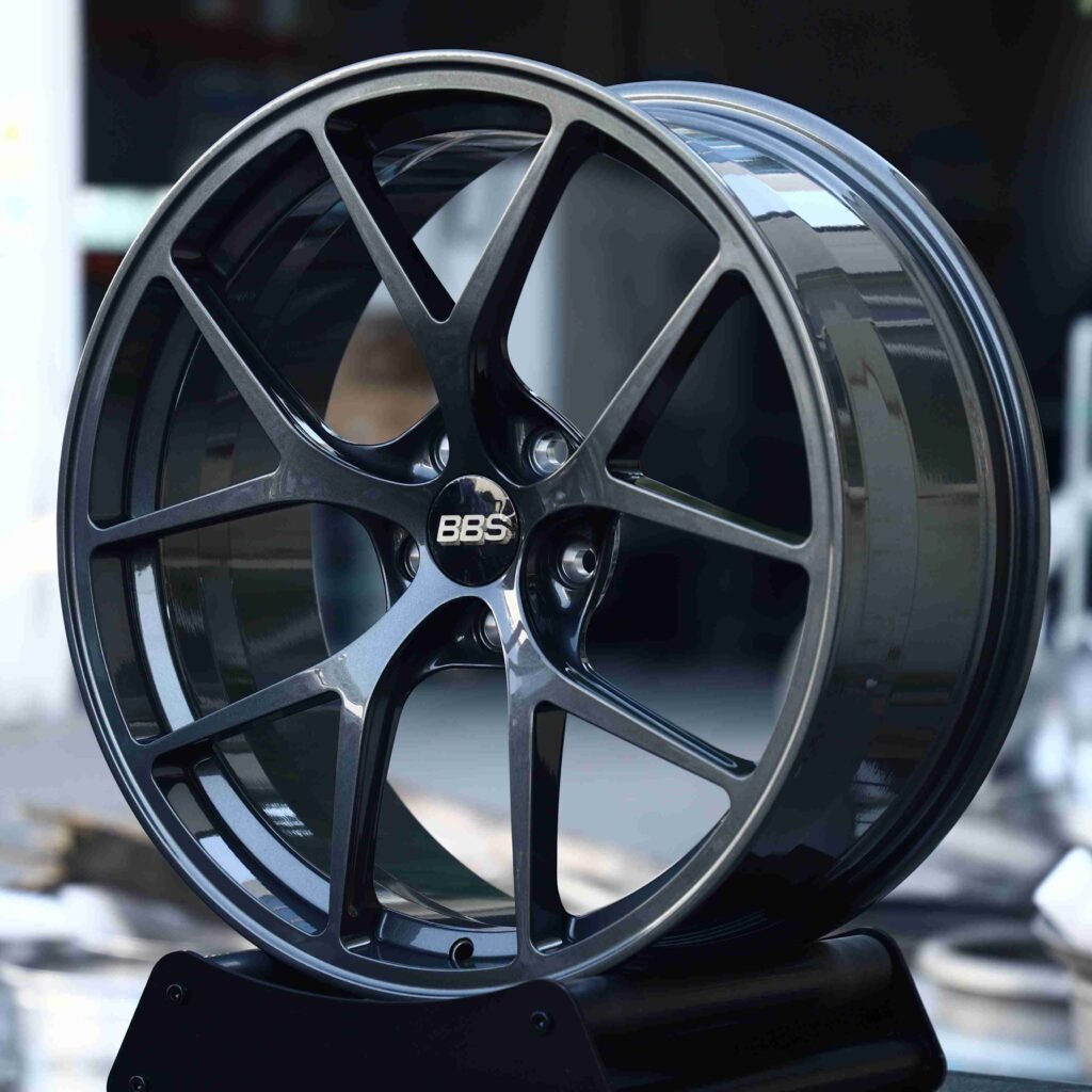 Honda Civic Type R wheels – Gunmetal 5 Y-Spoke (BBS RI-D-Style), angled view