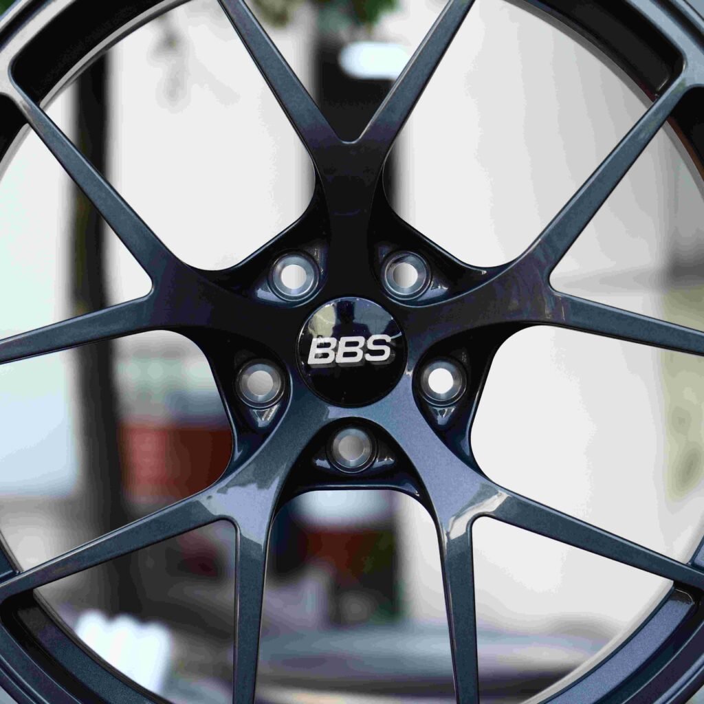 Audi A4 B9 wheels – Gunmetal 5 Y-Spoke (BBS RI-D-Style), lip and barrel detail