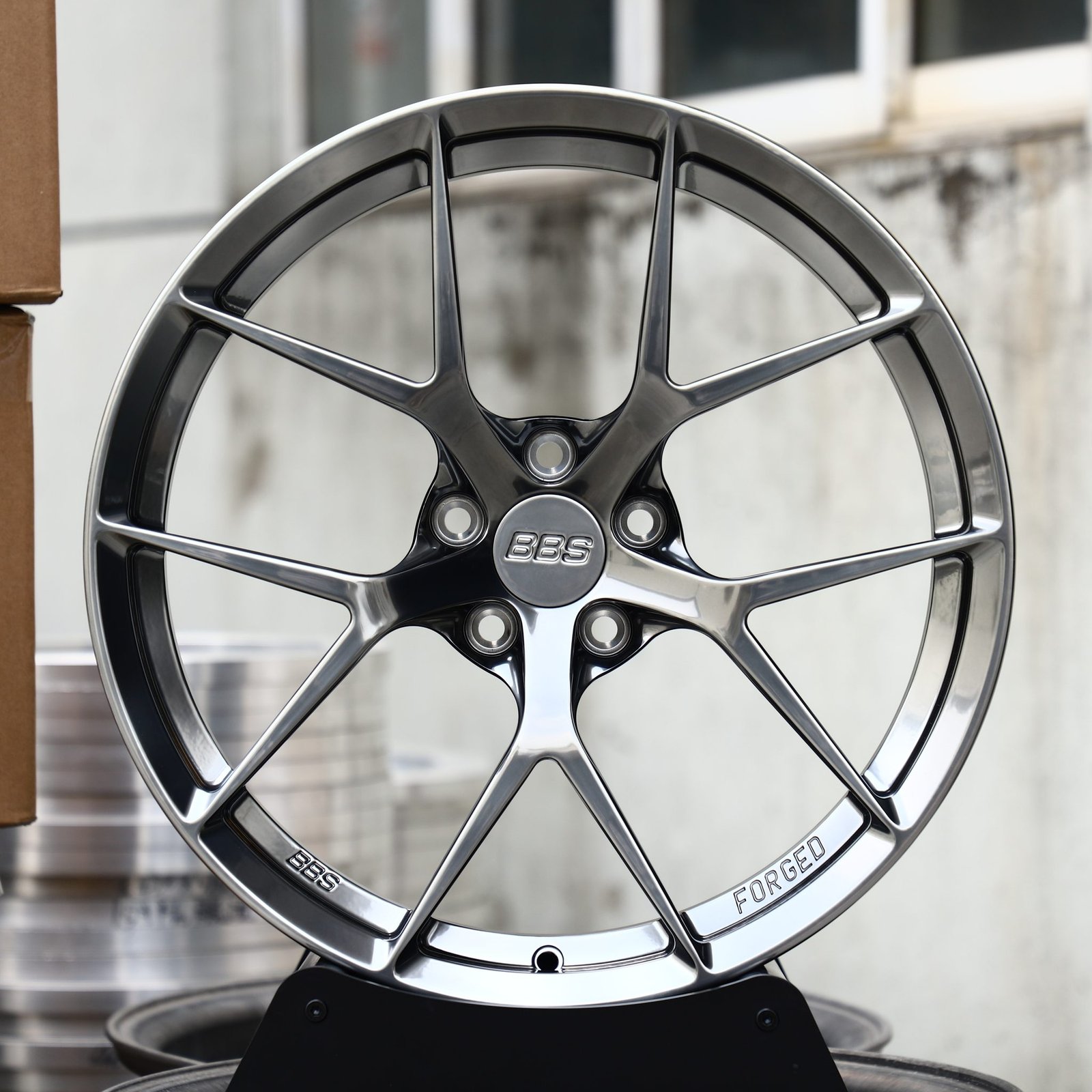 Porsche 911 wheels – Gloss Black Gunmetal 5 Y-Spoke (BBS RI-D-Style), front view