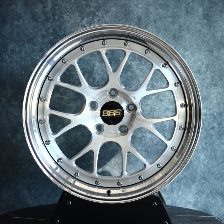 BMW M3 E46 wheels – Silver 2-Piece Deep Lip (BBS LM-Style), front view