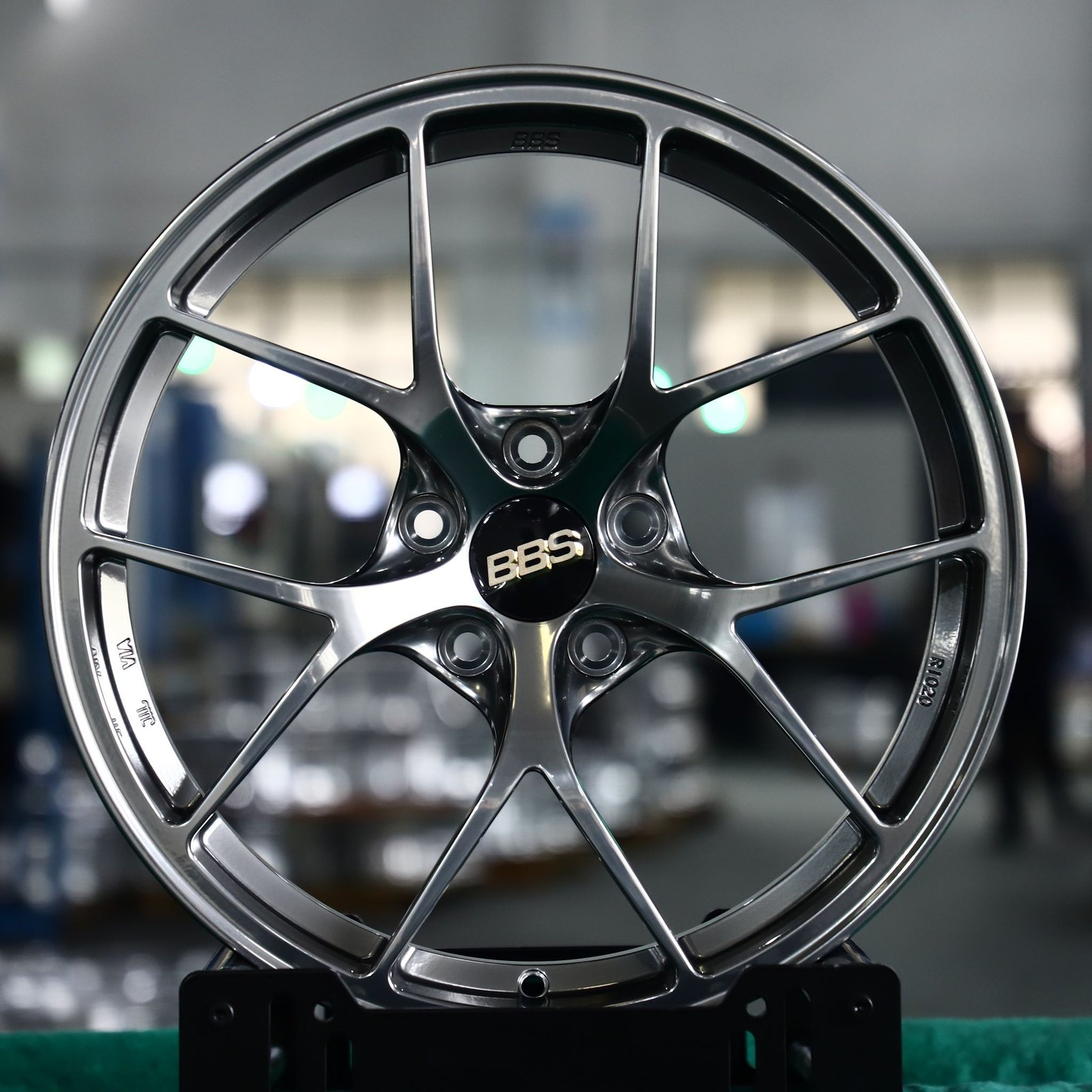 Porsche 911 wheels – Black Chrome 5 Y-Spoke (BBS-Style), front view