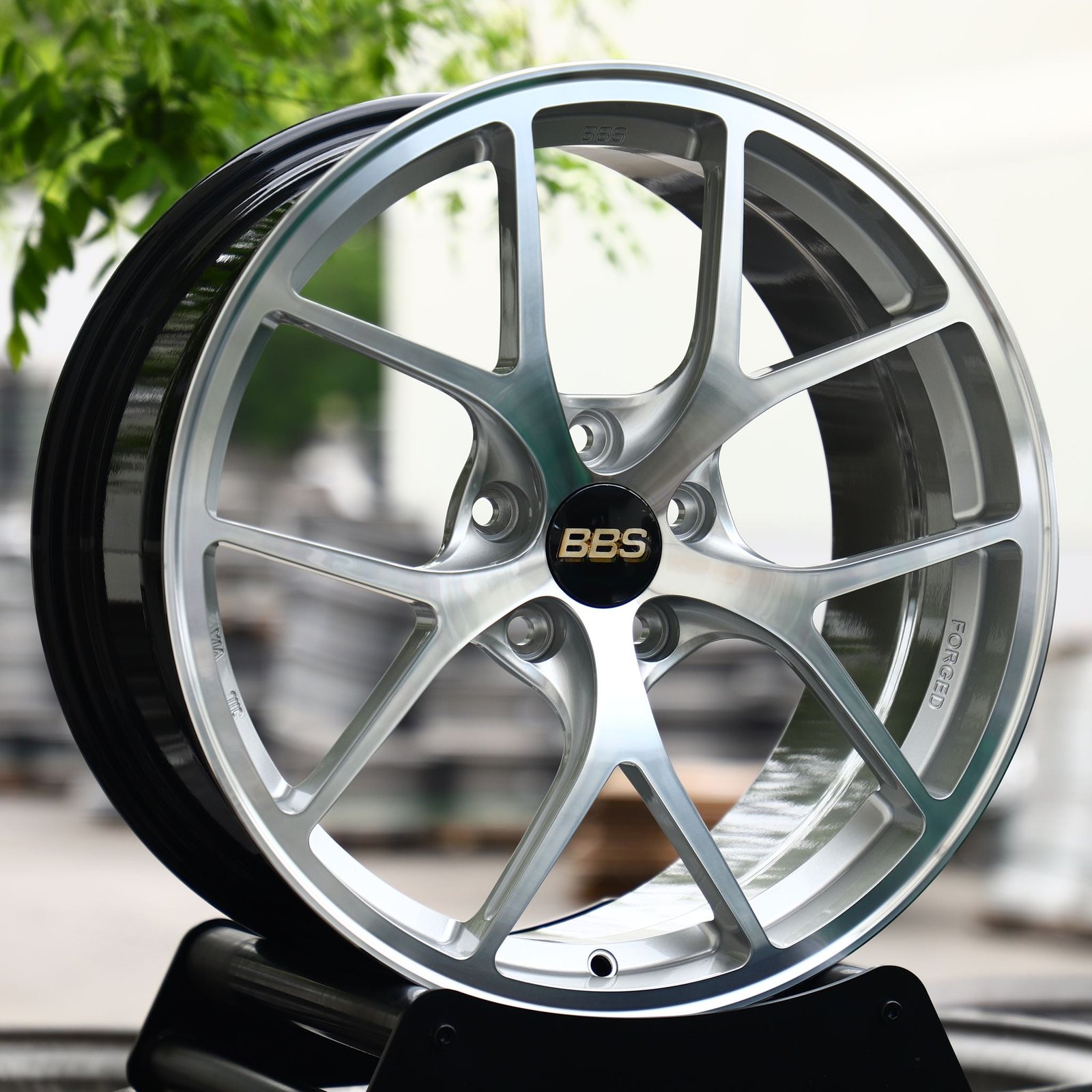 Porsche 911 wheels – Brushed Silver 5 Y-Spoke (BBS-Style), front view
