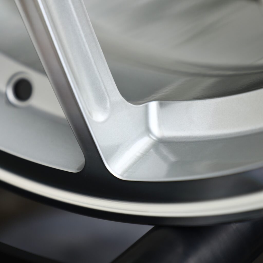 BMW M4 F82 wheels – Brushed Silver 5 Y-Spoke (BBS-Style), lip and barrel detail