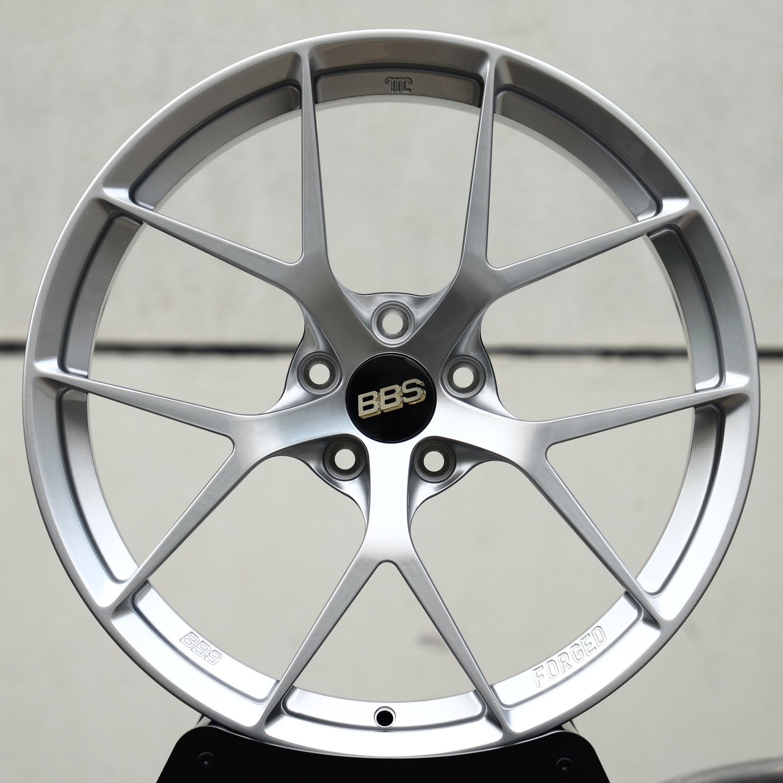 Porsche 911 wheels – Hyper Silver 5 Y-Spoke (BBS-Style), front view