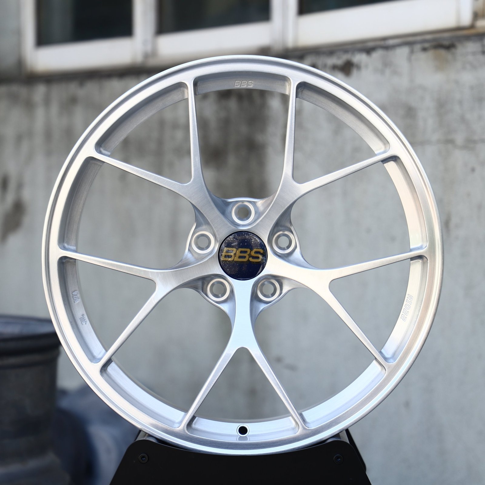 Porsche 911 wheels – Hyper Silver 5 Y-Spoke (BBS-Style), front view
