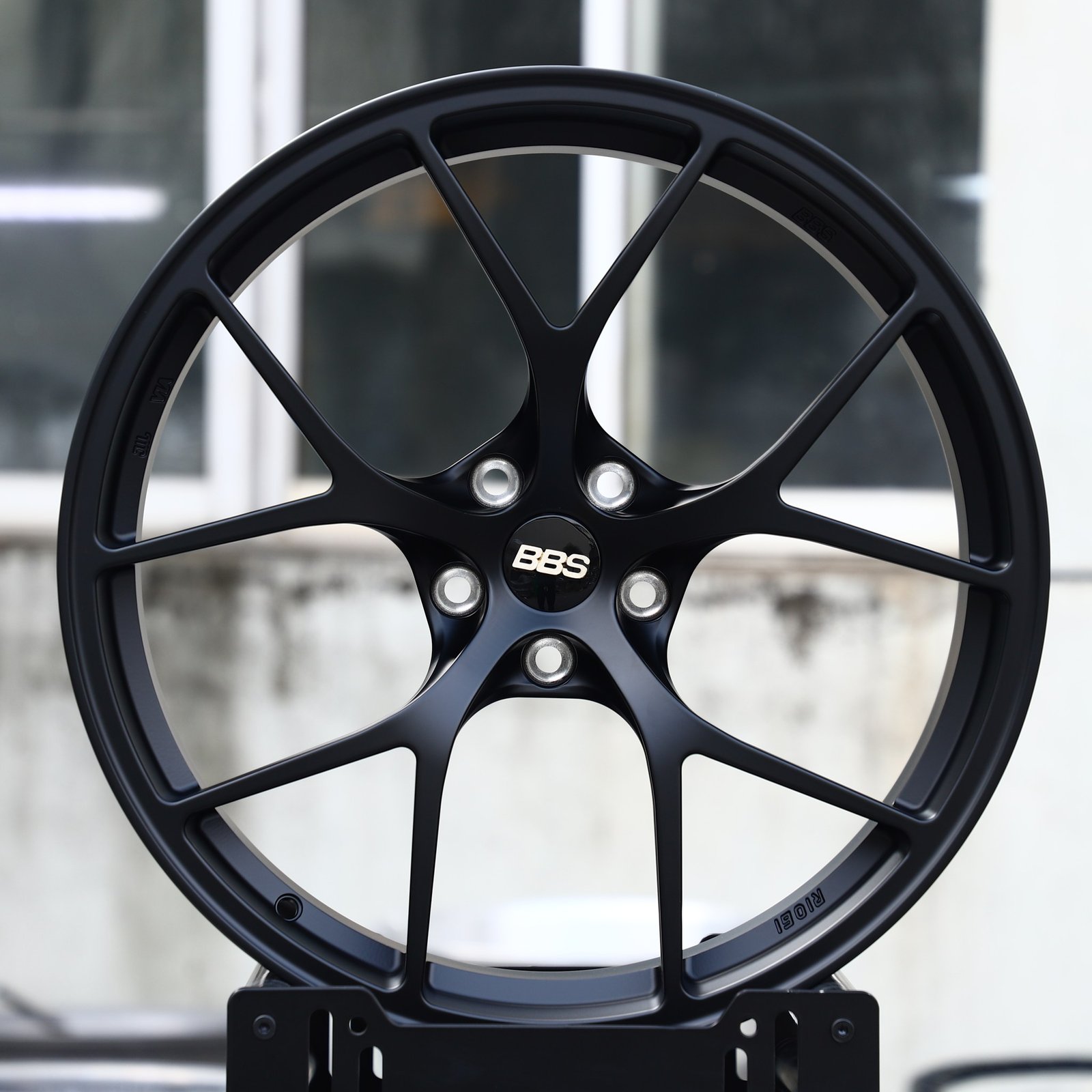 Porsche 911 wheels – Matte Black 5 Y-Spoke (BBS-Style), front view