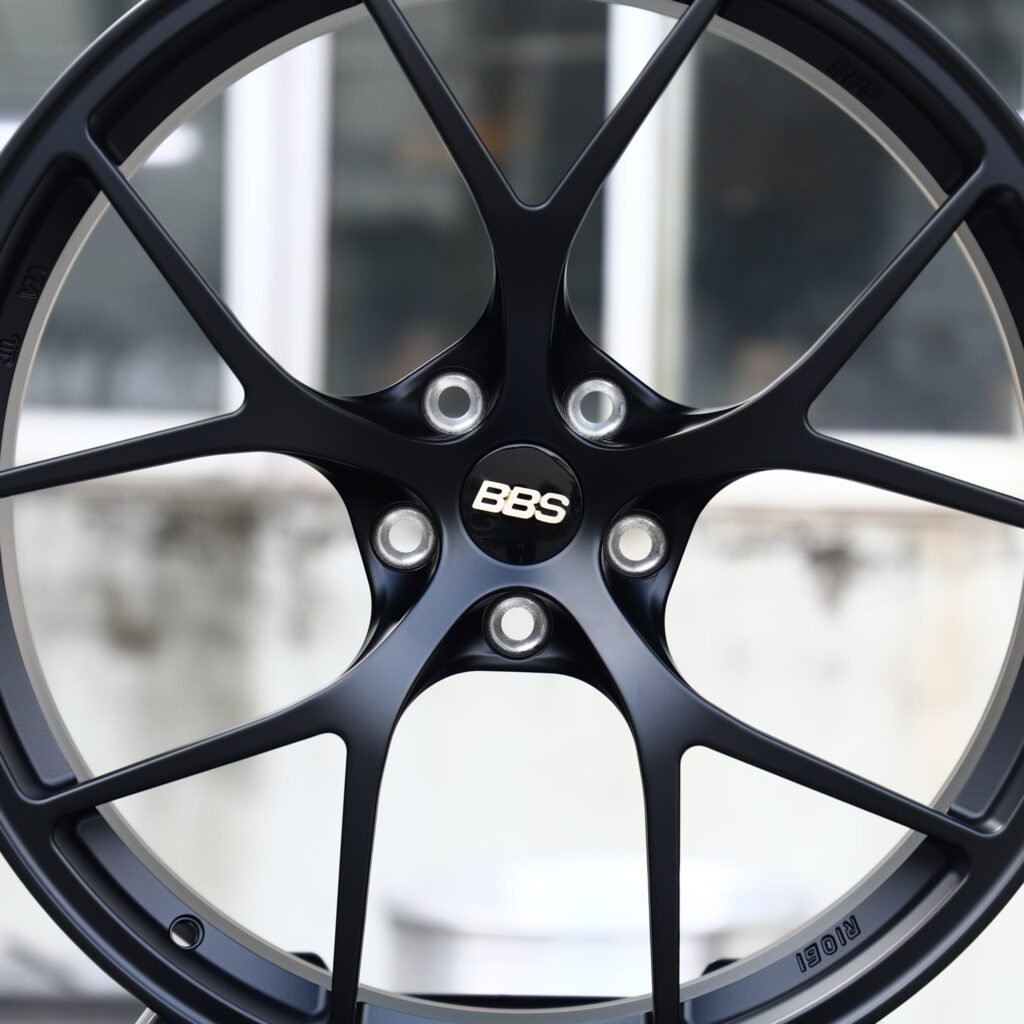 BMW M4 F82 wheels – Matte Black 5 Y-Spoke (BBS-Style), lip and barrel detail