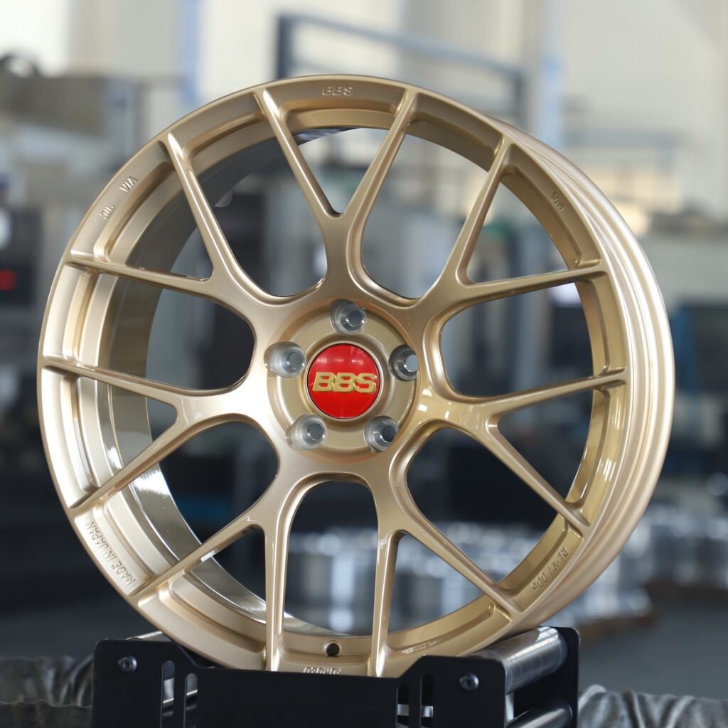Honda Civic Type R wheels – Titanium Gold 7 Y-Spoke (BBS RE-V7-Style), angled view