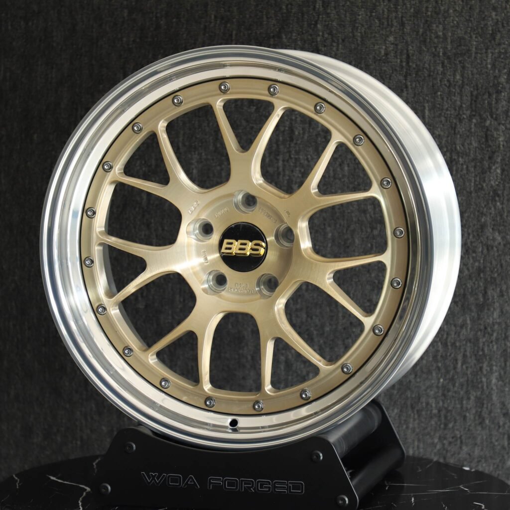 Porsche 911 wheels – Transparent Gold 2-Piece Brushed (BBS LM-Style), angled view