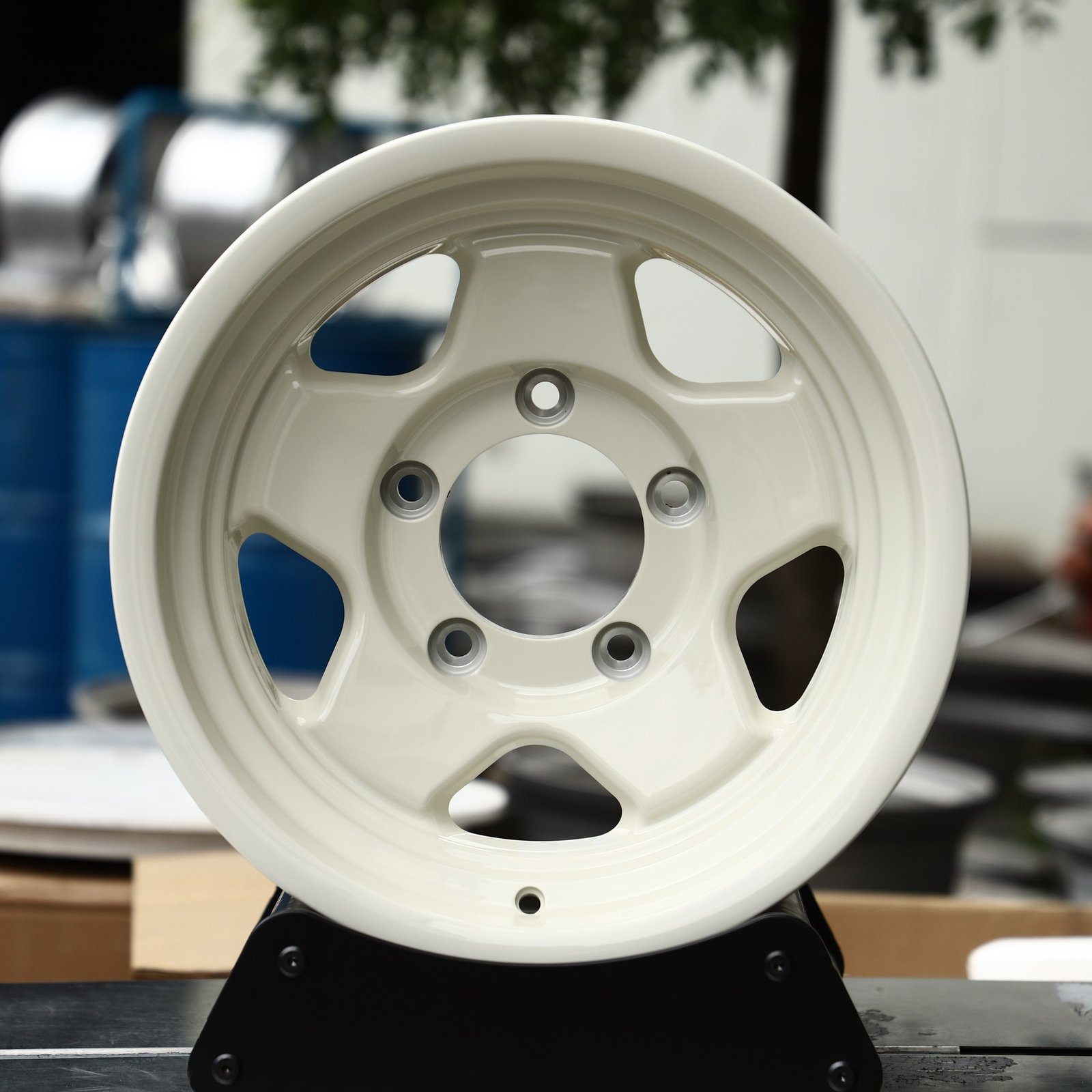 Toyota 4Runner wheels – Beige 5-Spoke Deep Lip, front view