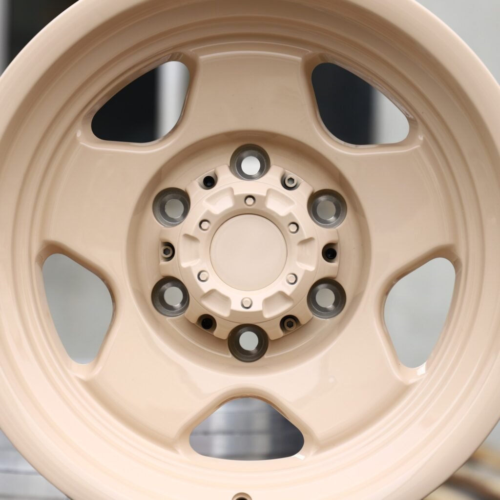 Toyota 4Runner wheels – Beige 5-Spoke Dish, lip and barrel detail