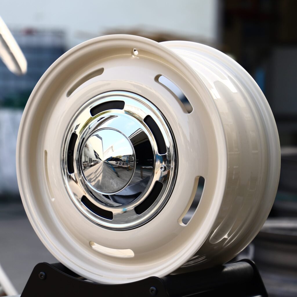 Toyota Land Cruiser wheels – Beige Semi-Full-Face, angled view