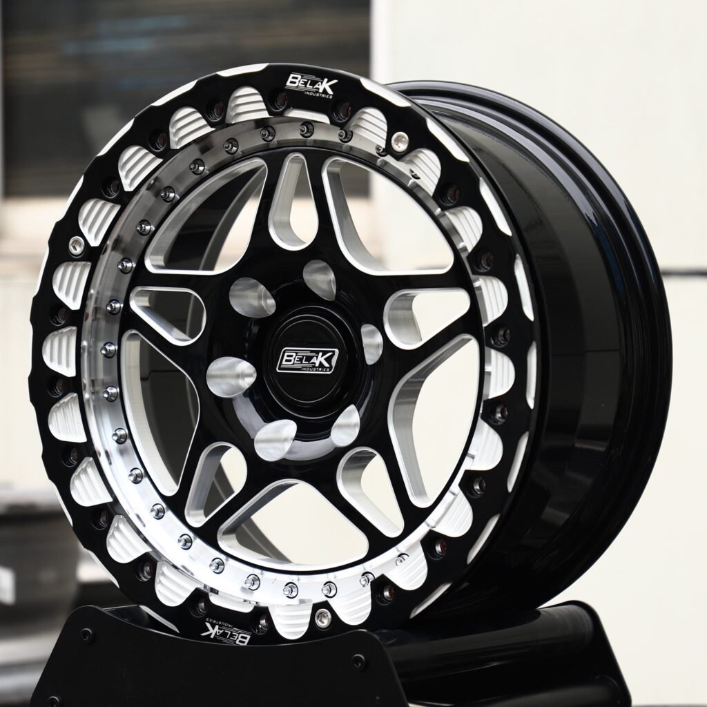 6x135 wheels – Gloss Black / Machined 5 Split-Spoke Beadlock (Belak-Style), side view