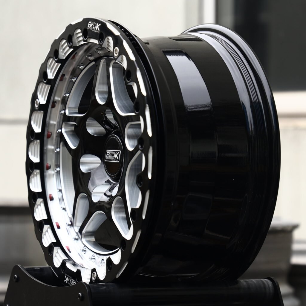 Toyota 4Runner wheels – Gloss Black / Machined 5 Split-Spoke Beadlock (Belak-Style), lip and barrel detail
