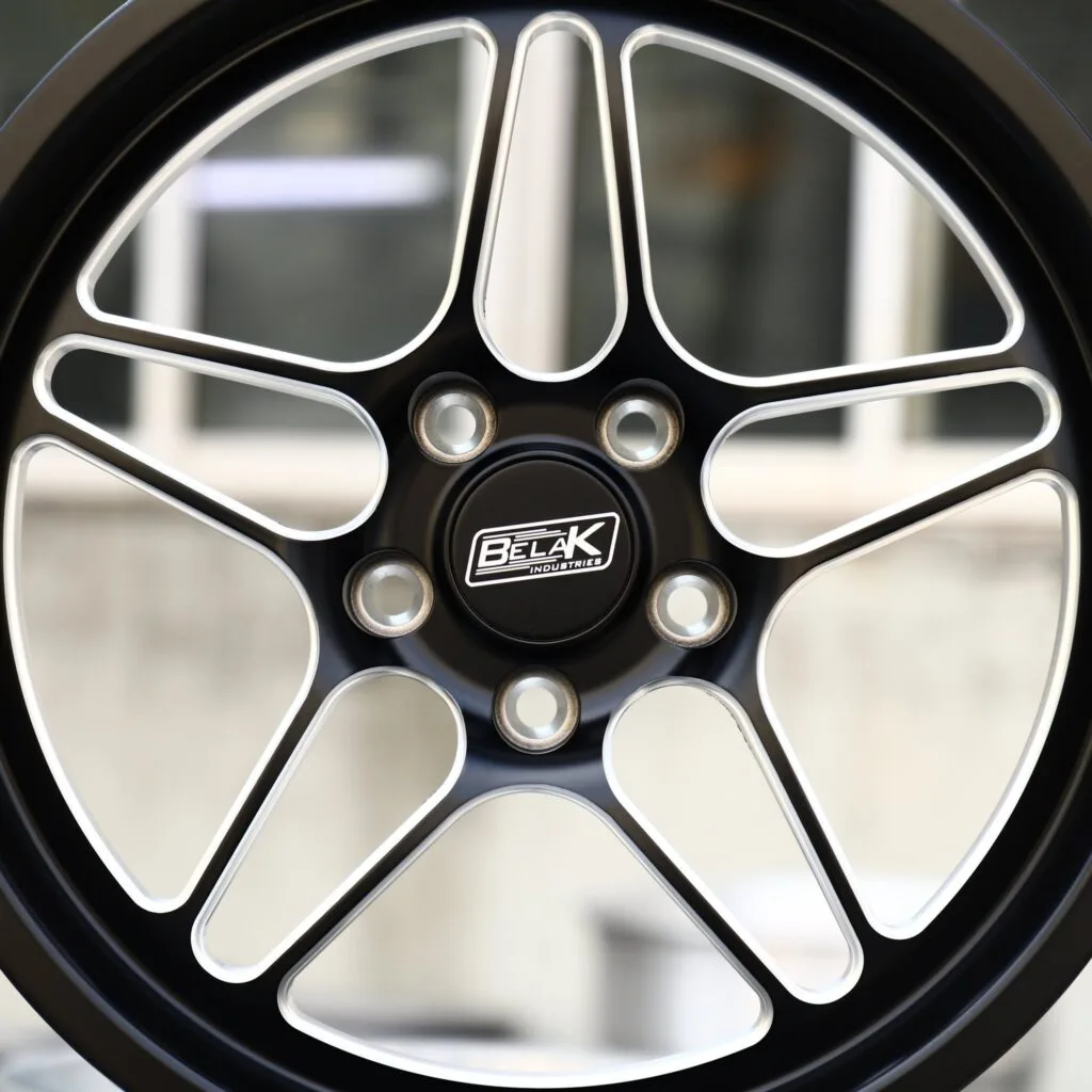 Dodge Charger wheels – Gloss Black / Machined 5 Split-Spoke (Belak-Style), lip and barrel detail