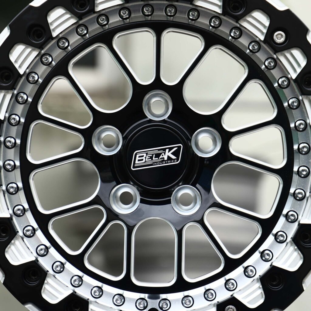 Dodge Charger wheels – Gloss Black / Mirror Milled Mesh Beadlock (Belak-Style), lip and barrel detail