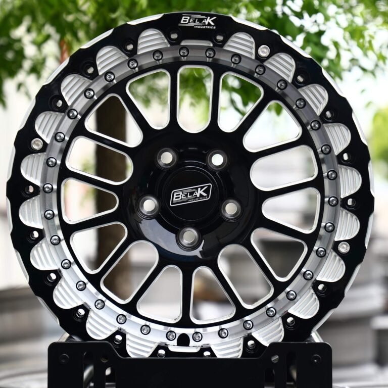 Ford Mustang wheels – Gloss Black / Mirror Milled Mesh Beadlock (Belak-Style), front view