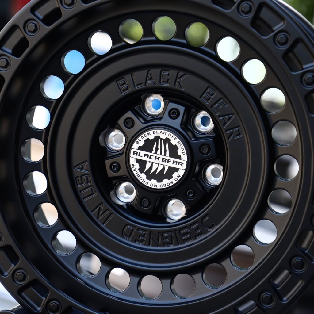 Chevrolet Silverado 1500 wheels – Black Bear Gloss Black Full-Face Exposed Bolt Detail, lip and barrel detail