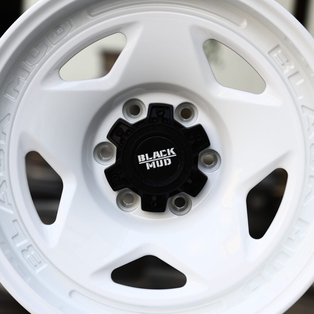 Chevrolet Silverado 1500 wheels – Black Mud Custom Finish 5-Star Spoke Deep Lip, lip and barrel detail