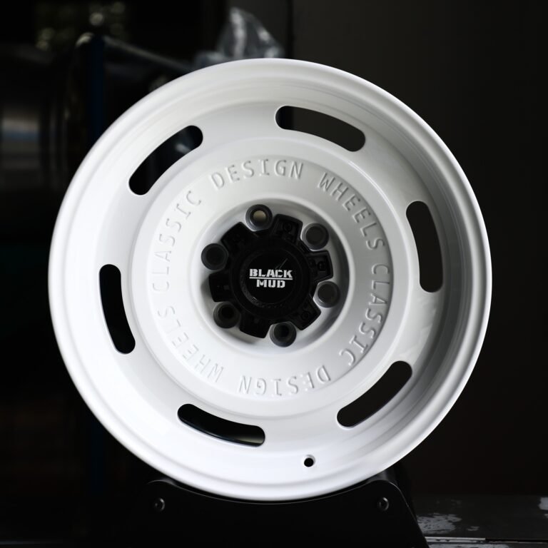 Toyota 4Runner wheels – Black Mud Gloss White Full-Face, front view