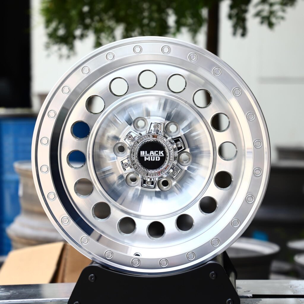Toyota 4Runner wheels – Black Mud Silver Deep Lip Full-Face, front view