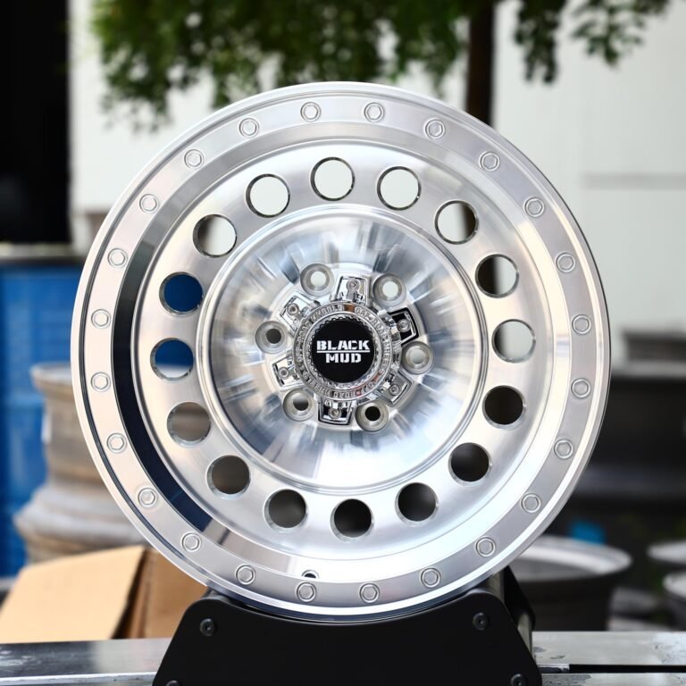 Toyota 4Runner wheels – Black Mud Silver Deep Lip Full-Face, front view