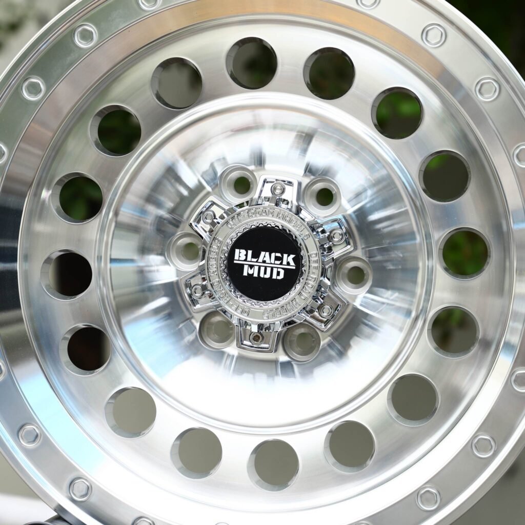 Chevrolet Silverado 1500 wheels – Black Mud Silver Full-Face Exposed Bolt Detail Deep Lip, lip and barrel detail