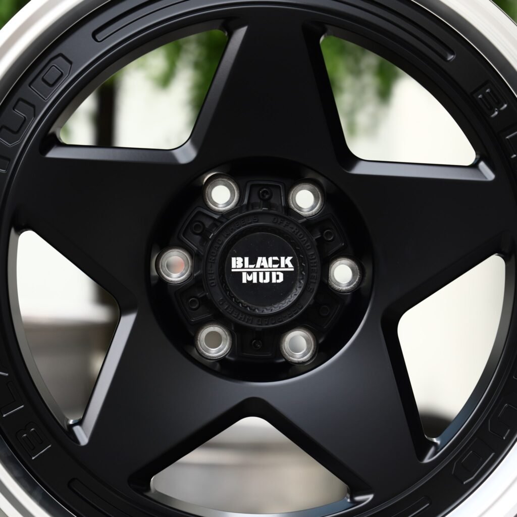 Chevrolet Silverado 1500 wheels – Matte Black 5-Star Polished Lip (Black Mud-Style), lip and barrel detail