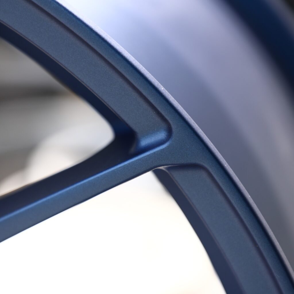 Ford Mustang S550 wheels – Blue 5-Spoke, lip and barrel detail