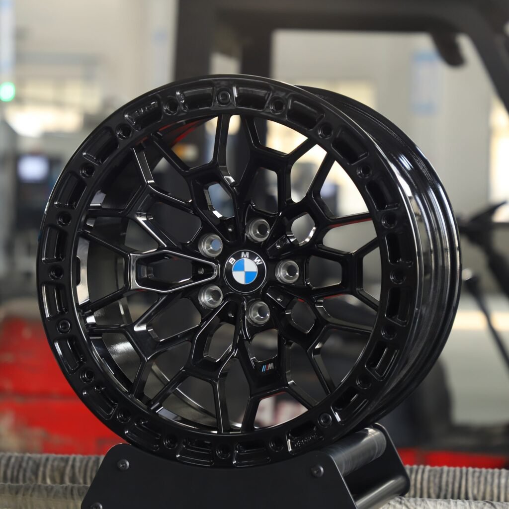 BMW M5 wheels – BMW M Style Gloss Black 5-Spoke Beadlock Cut-Out, angled view